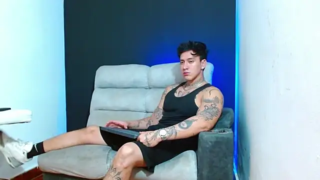 JUSTIN FULLER1 online show from 06-06-26, 02:06