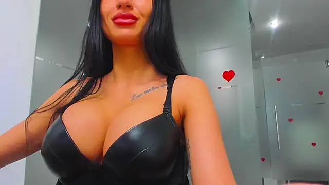 Queenrafaella online show from 05-29-26, 04:07
