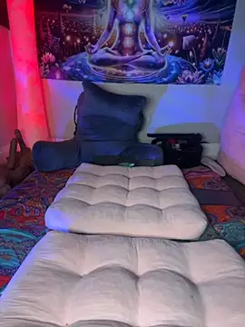 redbonejada online show from 11-17-25, 05:28