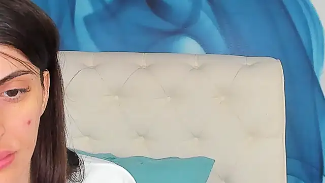 SkinnyDolly online show from 05-11-26, 02:24