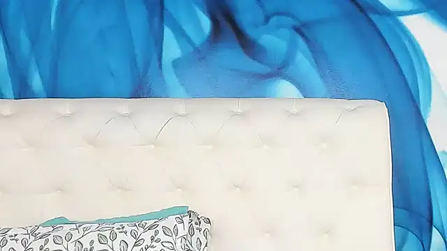 SkinnyDolly online show from 04-02-26, 02:08