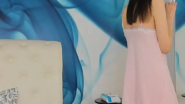 SkinnyDolly online show from 03-09-26, 09:51