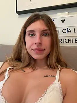 Snapshot of emma05 chatting on 02-13-26, 07:08 emma05 online show from 02-13-26, 07:08