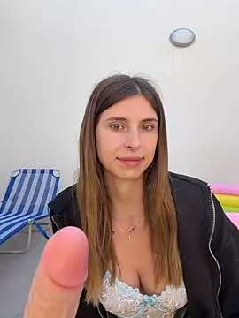 emma05 online show from 05-06-26, 07:56