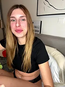 Snapshot of emma05 chatting on 01-06-26, 06:12 emma05 online show from 01-06-26, 06:12