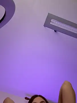 Snapshot of emma05 chatting on 12-17-25, 07:30 emma05 online show from 12-17-25, 07:30