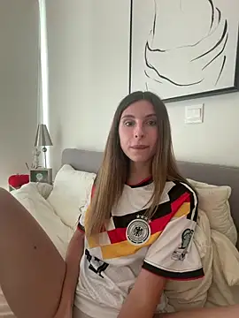 emma05 online show from 06-14-26, 02:07