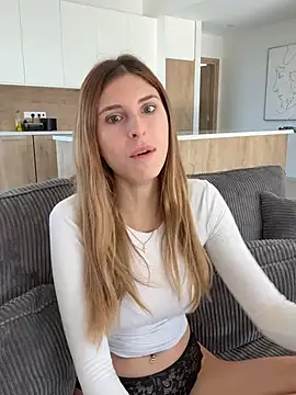 Snapshot of emma05 chatting on 01-14-26, 07:34 emma05 online show from 01-14-26, 07:34