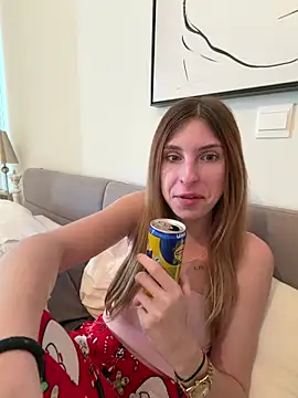 Snapshot of emma05 chatting on 02-25-26, 06:57 emma05 online show from 02-25-26, 06:57