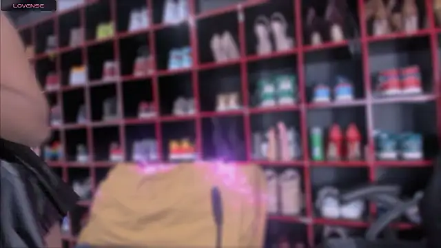 Indianbrownie online show from 12-01-24, 06:46