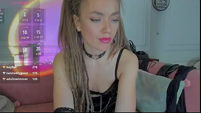 Snapshot of KellyFouler chatting on 12-22-24, 04:27 KellyFouler online show from 12-22-24, 04:27