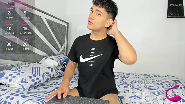 ander deimond  online show from 11-05-25, 03:26