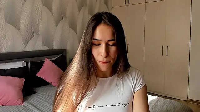 Bambiii bby online show from 04-28-26, 02:21