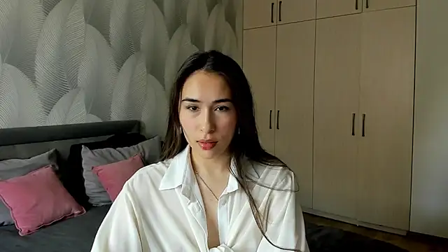 Bambiii bby online show from 06-17-26, 06:13