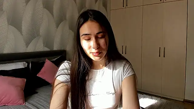 Bambiii bby online show from 04-28-26, 02:27