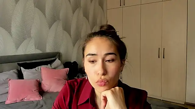 Bambiii bby online show from 06-18-26, 06:01