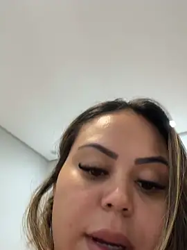 Snapshot of lariic chatting on 02-21-26, 04:14 lariic online show from 02-21-26, 04:14