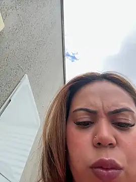 lariic online show from 03-25-26, 03:11