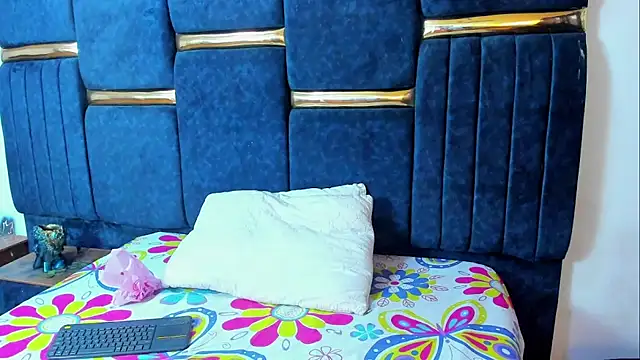 skaysanchez1 online show from 04-10-26, 07:43