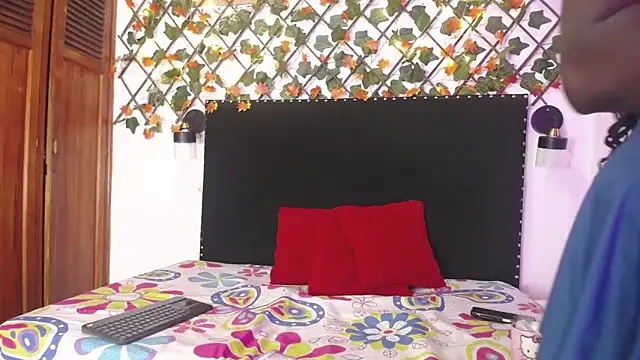 skaysanchez1 online show from 12-02-25, 12:18