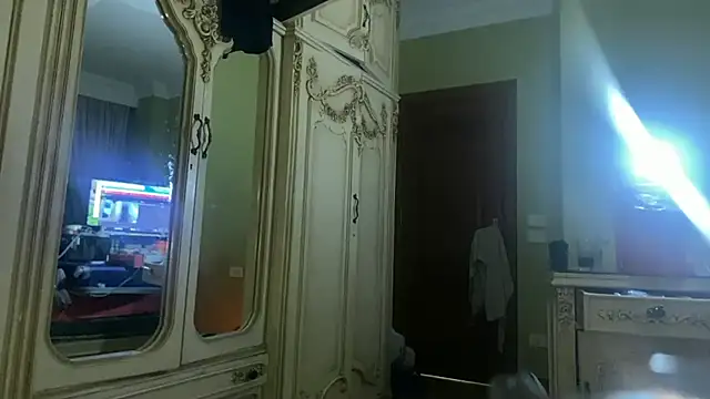 emylolo9 online show from 01-04-25, 04:32