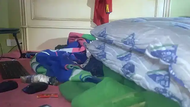 emylolo9 online show from 01-29-25, 08:14