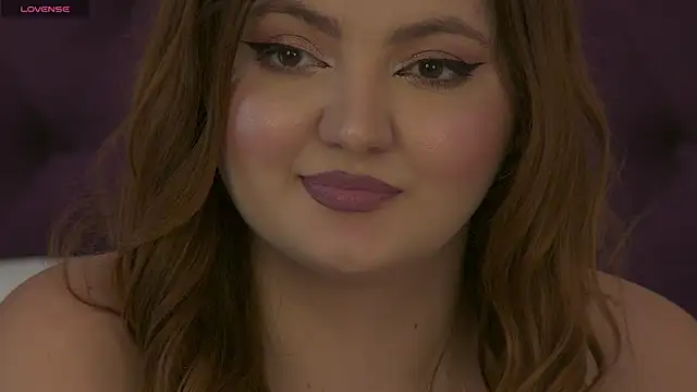 Snapshot of TiaraNox chatting on 12-11-24, 12:02 TiaraNox online show from 12-11-24, 12:02