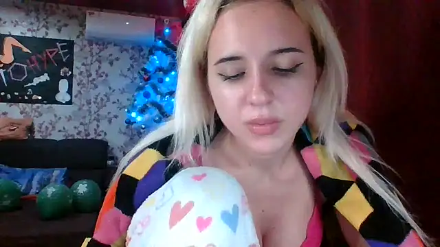 Snapshot of Puregirlaa chatting on 01-15-25, 06:50 Puregirlaa online show from 01-15-25, 06:50