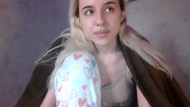 Snapshot of Puregirlaa chatting on 10-17-25, 09:12 Puregirlaa online show from 10-17-25, 09:12