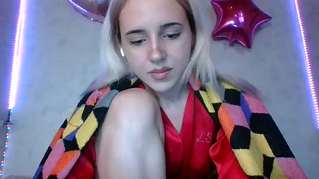 Snapshot of Puregirlaa chatting on 03-08-25, 11:37 Puregirlaa online show from 03-08-25, 11:37