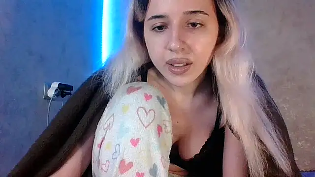 Puregirlaa online show from 11-28-25, 03:45