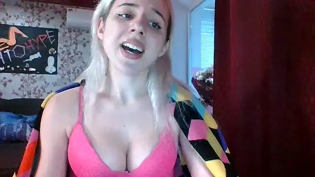 Snapshot of Puregirlaa chatting on 12-25-24, 11:11 Puregirlaa online show from 12-25-24, 11:11