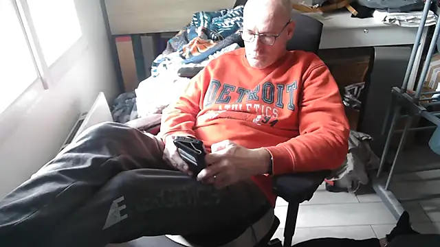 bogland33 online show from 05-14-26, 12:57