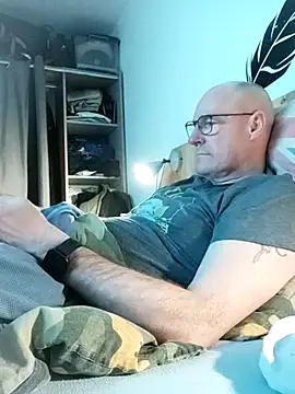 bogland33 online show from 03-18-26, 07:26