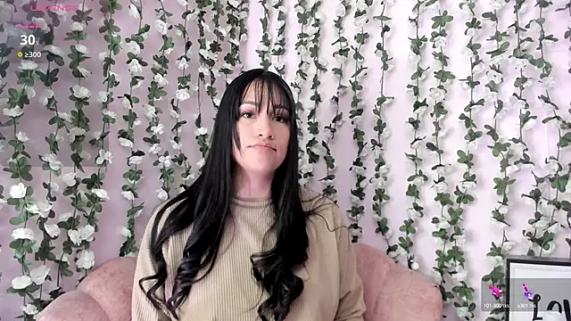Snapshot of Sara_Kurt chatting on 10-04-25, 02:07 Sara Kurt online show from 10-04-25, 02:07