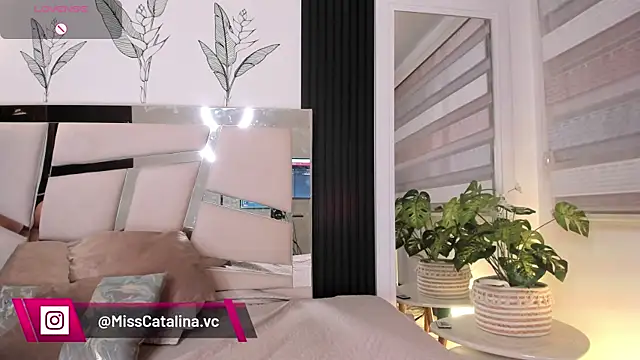 miss catalinaa online show from 05-15-26, 12:14