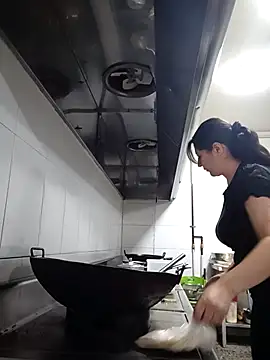 carolina linarez69 online show from 11-18-25, 09:07