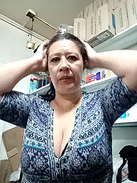 carolina linarez69 online show from 04-30-26, 06:48