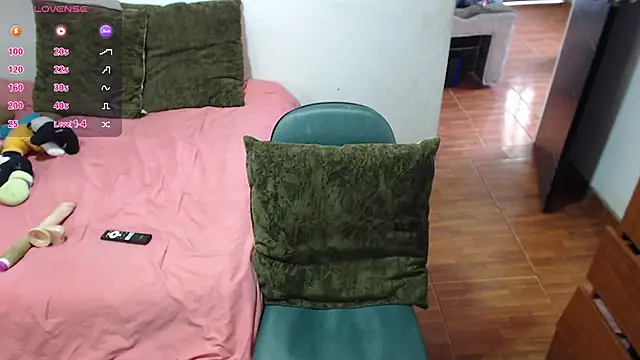 carolina linarez69 online show from 02-15-26, 07:24