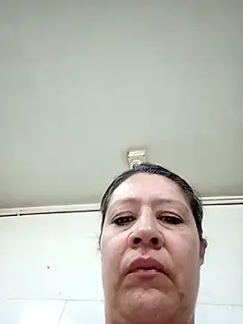 carolina linarez69 online show from 05-25-26, 04:49