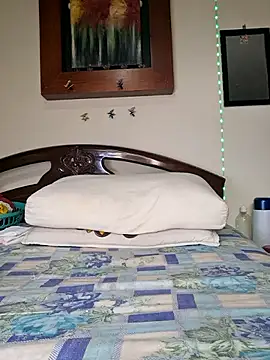 megan-fox12 online show from 10-27-25, 05:25