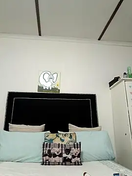 Snapshot of contagiousqueen chatting on 02-17-26, 06:22 contagiousqueen online show from 02-17-26, 06:22