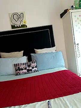 Snapshot of contagiousqueen chatting on 02-12-26, 09:42 contagiousqueen online show from 02-12-26, 09:42