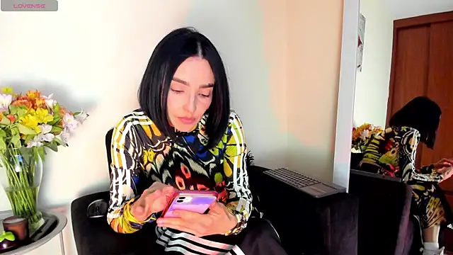 victoria  lace  online show from 04-19-26, 01:50