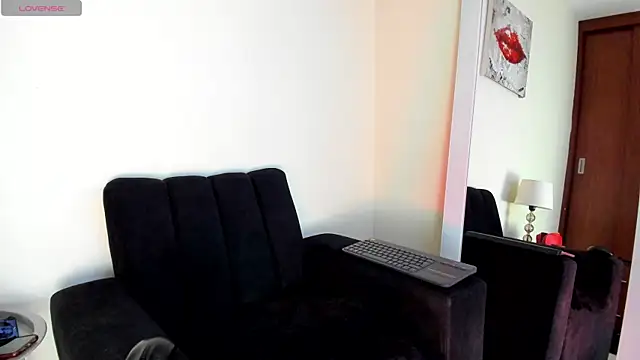 Snapshot of victoria__lace_ chatting on 06-20-26, 09:42 victoria lace online show from 06-20-26, 09:42