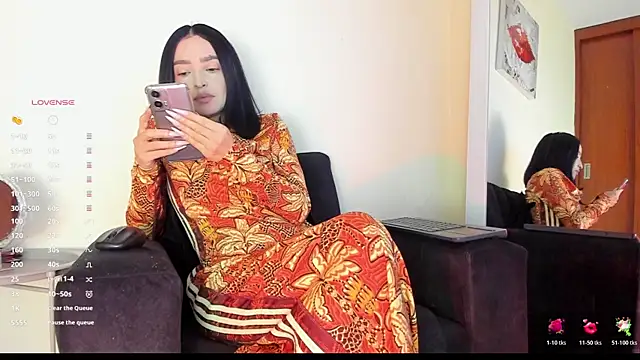 victoria  lace  online show from 10-31-25, 09:00