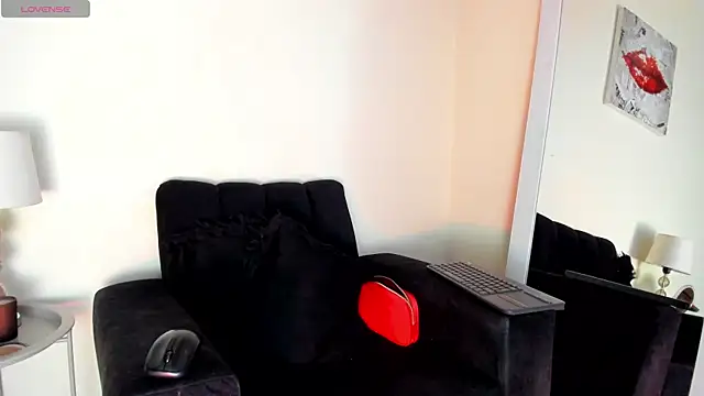 victoria  lace  online show from 04-10-26, 12:50