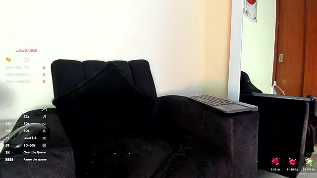 victoria  lace  online show from 11-30-25, 12:22