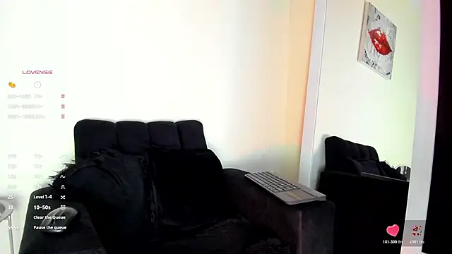 victoria  lace  online show from 11-10-25, 03:11