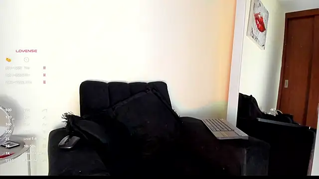 victoria  lace  online show from 10-28-25, 11:03